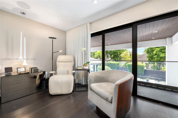 Interior, Pendant Lights, Recessed Lighting, Wood Texture Flooring