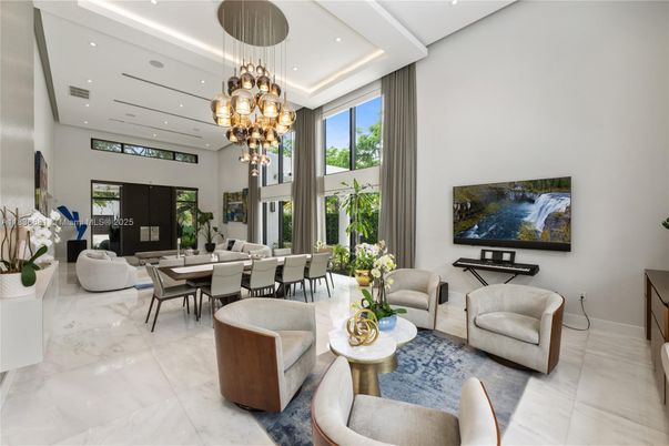 Chandelier, Dining room, Interior, Living room, Marble, Pendant Lights, Recessed Lighting