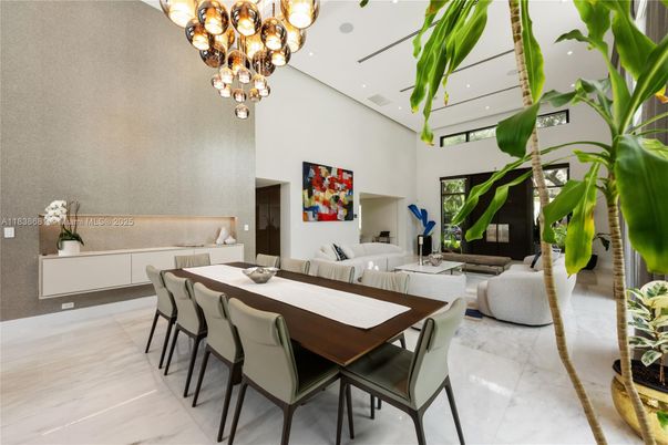 Chandelier, Dining room, Interior, Living room, Marble, Recessed Lighting