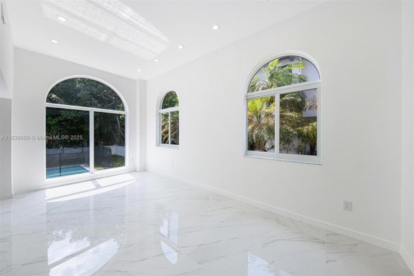 Empty room, Interior, Marble, Recessed Lighting