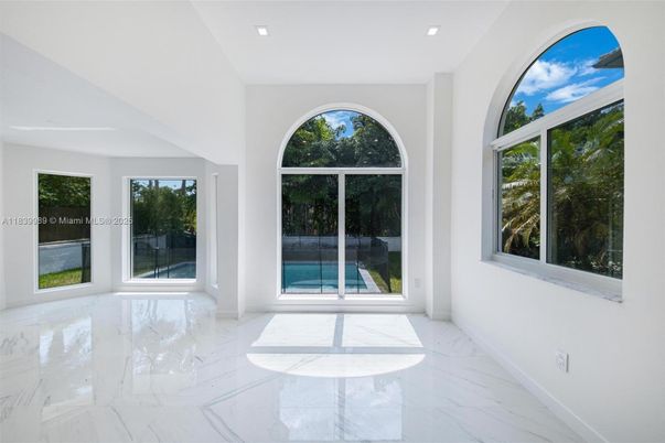 Empty room, Interior, Marble, Recessed Lighting