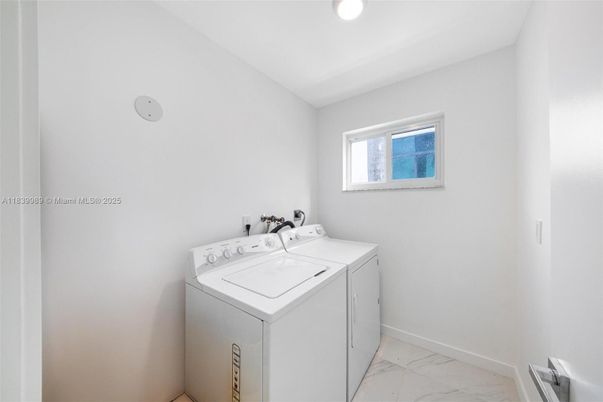 Interior, Marble, Recessed Lighting, Washer