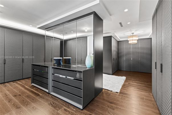 Interior, Pendant Lights, Recessed Lighting, Wood Texture Flooring