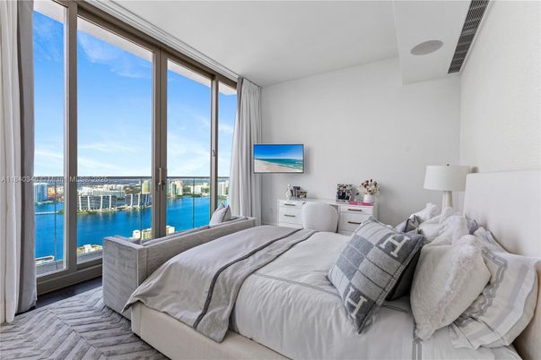 Bedroom, Interior, Water