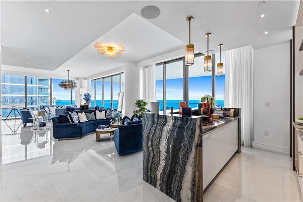 Chandelier, Dining room, Interior, Living room, Pendant Lights, Recessed Lighting, Water