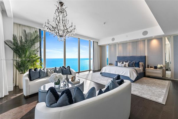 Bedroom, Chandelier, Interior, Living room, Recessed Lighting, Water, Wood Texture Flooring