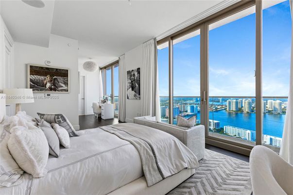Bedroom, Interior, Water