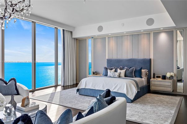 Bedroom, Interior, Recessed Lighting, Water