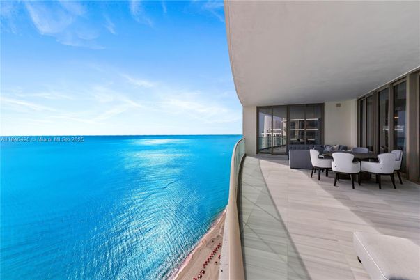 Exterior, Pool, Water