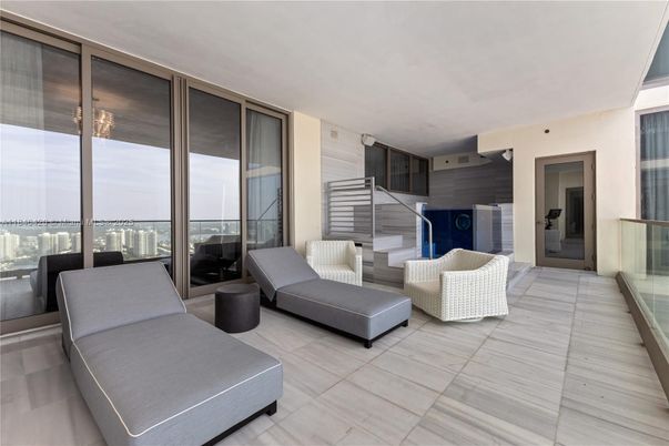 Interior, Living room, Water