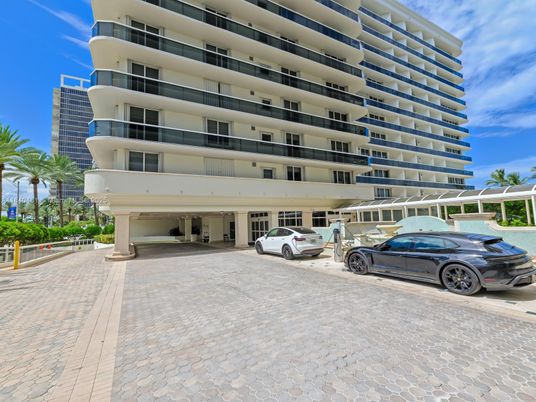 Exterior, Facade, Condo Building