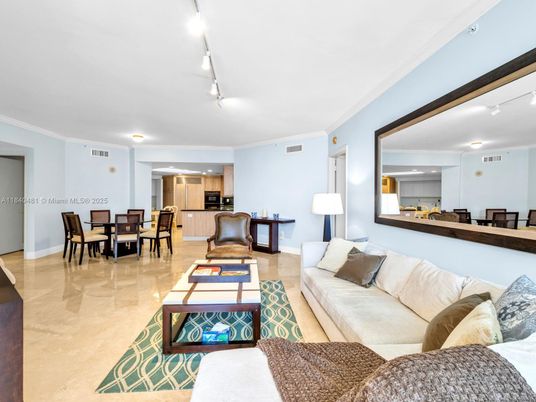 Dining room, Interior, Kitchen, Living room, Recessed Lighting