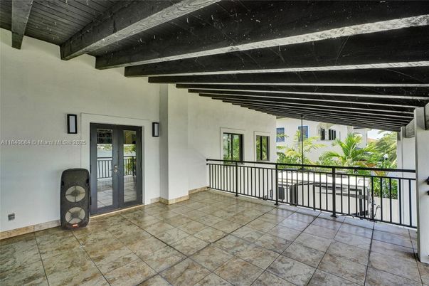 Interior, Wooden Beams