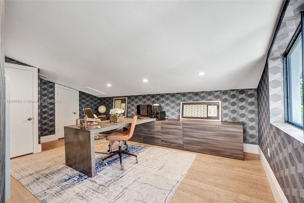 Home Office, Interior, Recessed Lighting, Wood Texture Flooring