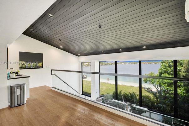 Interior, Recessed Lighting, Water, Wood Texture Flooring
