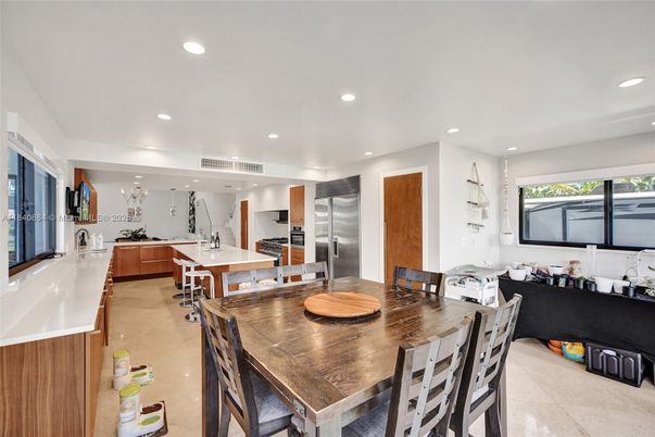 Dining room, Interior, Kitchen, Recessed Lighting, Stainless Steel Appliances