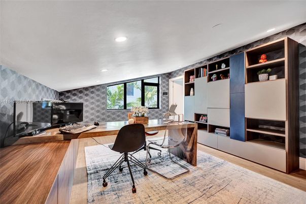 Home Office, Interior, Recessed Lighting, Wood Texture Flooring
