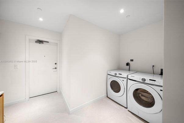 Interior, Recessed Lighting, Washer