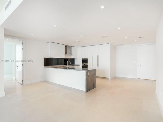 Empty room, Interior, Kitchen, Recessed Lighting