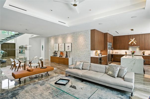 Dining room, Interior, Kitchen, Living room, Pendant Lights, Recessed Lighting, Stainless Steel Appliances