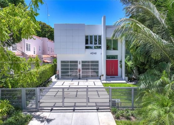 Attached, Exterior, Facade, Modern