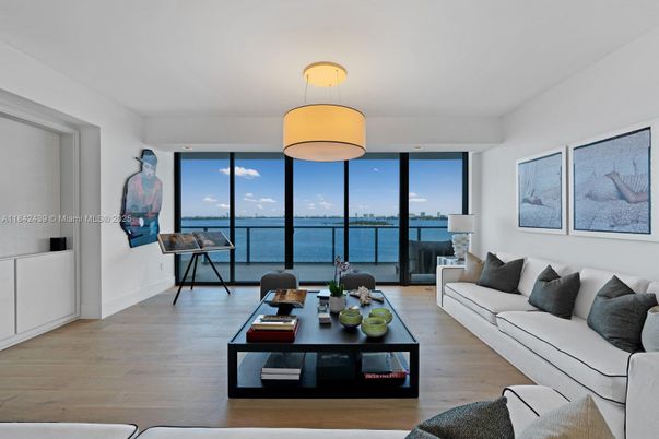 Interior, Living room, Recessed Lighting, Water, Wood Texture Flooring