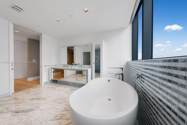 Bathroom, Dual Sink Vanities, Interior, Marble, Recessed Lighting
