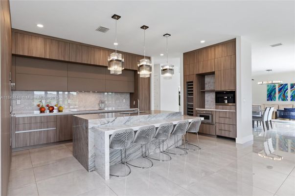 Dining room, Interior, Kitchen, Pendant Lights, Recessed Lighting, Stainless Steel Appliances