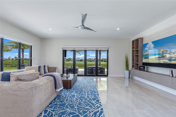 Interior, Living room, Recessed Lighting, Water