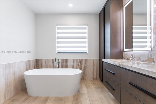 Bathroom, Free Standing Baths, Interior, Recessed Lighting, Wood Texture Flooring