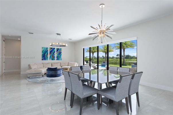 Dining room, Interior, Pendant Lights, Recessed Lighting