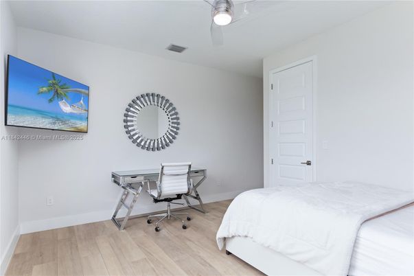Bedroom, Home Office, Interior, Wood Texture Flooring
