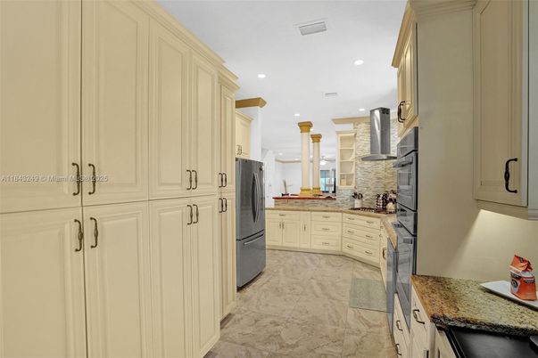 Interior, Kitchen, Recessed Lighting, Washer