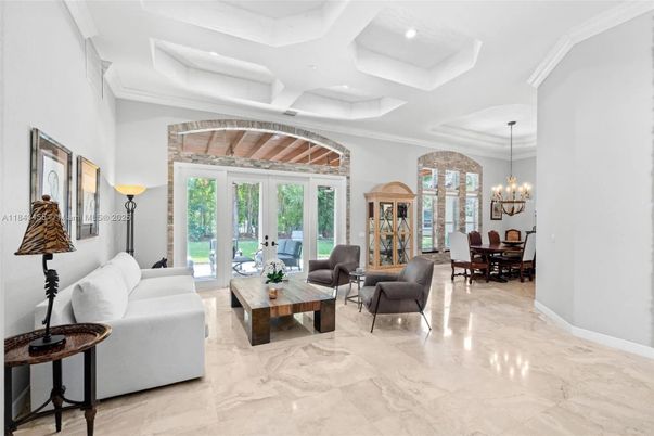Chandelier, Dining room, Interior, Living room, Marble, Recessed Lighting