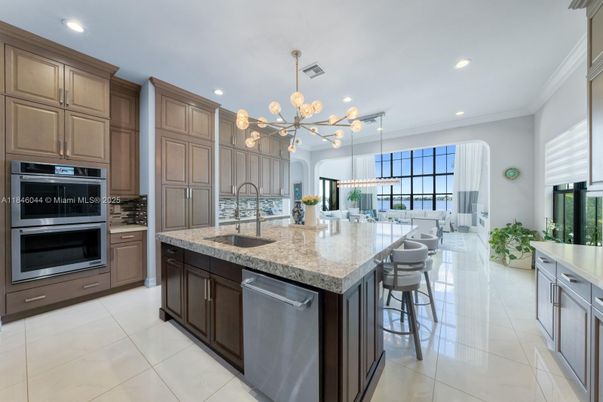 Dining room, Interior, Kitchen, Pendant Lights, Recessed Lighting, Stainless Steel Appliances