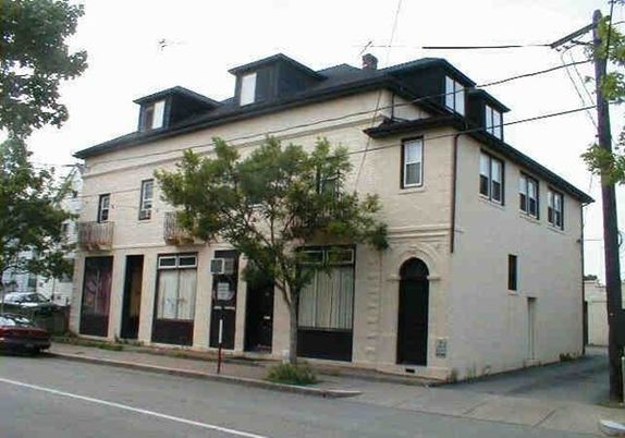 Exterior, Facade, American Foursquare