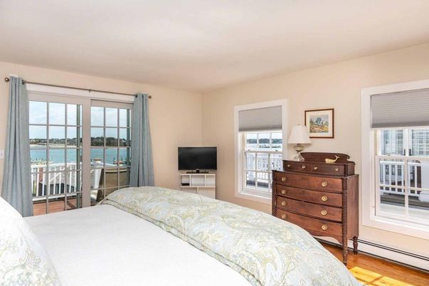 Bedroom, Interior, Water, Wood Texture Flooring