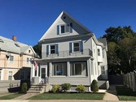 Exterior, Facade, Queen Anne Victorian