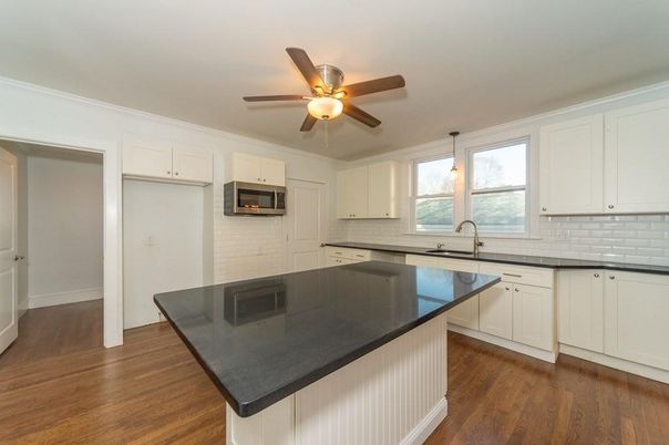 Interior, Kitchen, Pendant Lights, Wood Texture Flooring