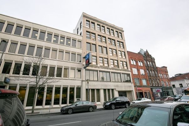 Exterior, Facade, Chicago School