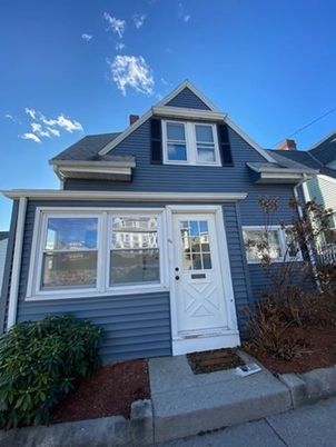Exterior, Facade, Queen Anne Victorian