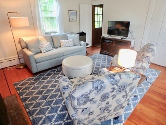 Interior, Wood Texture Flooring, Recessed Lighting, Living room