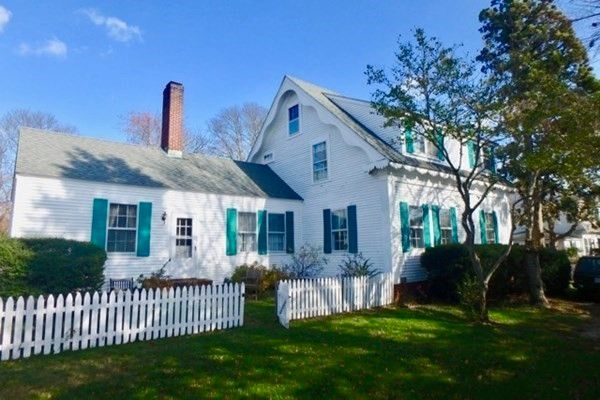 Exterior, Facade, Backyard, Cape Cod