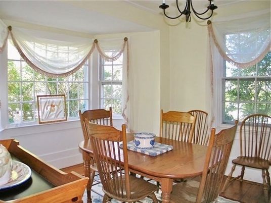 Interior, Wood Texture Flooring, Dining room, Chandelier