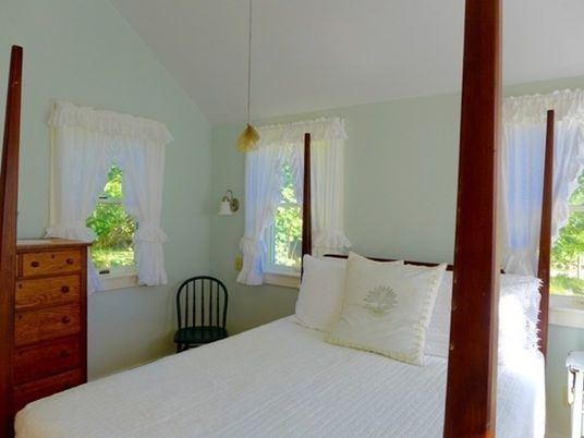 Interior, Bedroom, Wood Texture Flooring, Pendant Lights