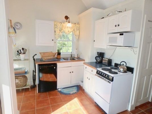 Interior, Kitchen, Tile Countertops, Ceramic Tile
