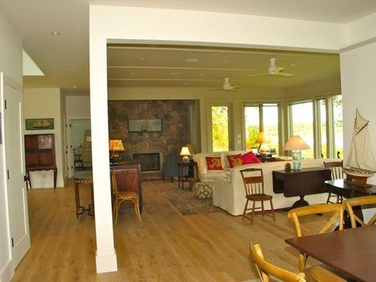 Interior, Bedroom, Wood Texture Flooring, Recessed Lighting, Living room, Fireplace