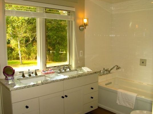 Interior, Bathroom, Ceramic Tile