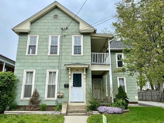 Exterior, Facade, Queen Anne Victorian