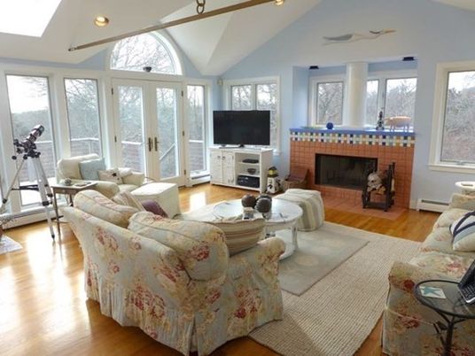 Interior, Wood Texture Flooring, Recessed Lighting, Living room, Fireplace